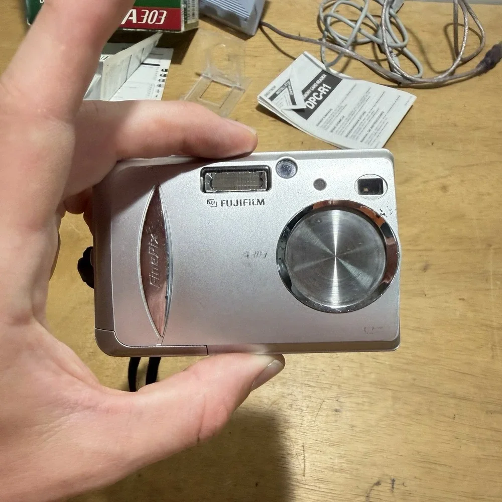 Fujifilm FinePix A303 3.2MP Y2K Digital Camera Silver Compact 3x Zoom Boxed